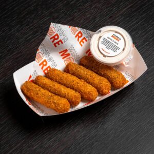 Mozzarella Sticks'N Salsa Dip